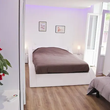 Bed & Breakfast Moulin Des Tours 2*