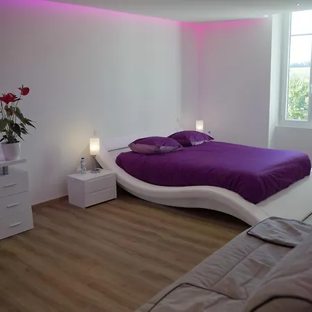 Bed & Breakfast Moulin Des Tours 2*