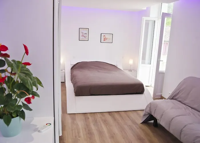 Hotel Moulin Des Tours 2*